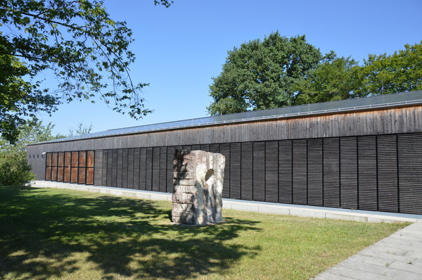 Die Rückansicht der Landwirtschaftsschule Fürstenfeldbruck, Ortsteil Puch.