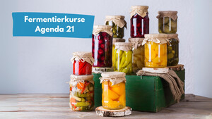 Fermentiertes Gemüse in Einweckgläser