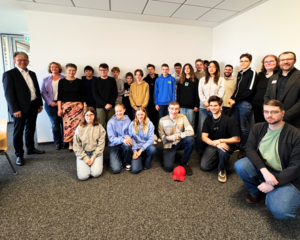 Gruppenfoto der Teilnemer mit Landrat