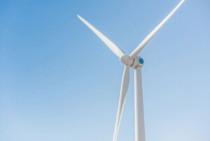 Dreiblättriger Rotor einer Windkraftanlage